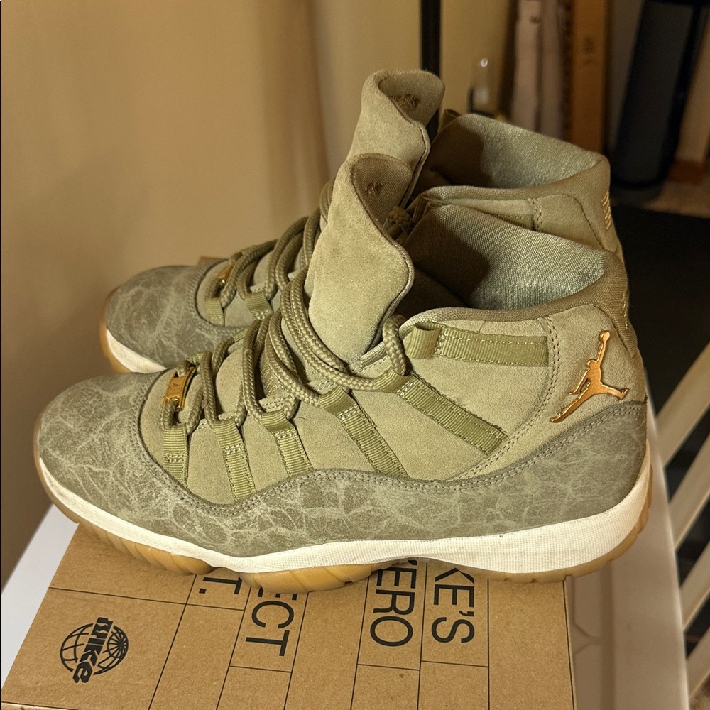 Jordan 11 Retro Olive Lux - Picture 2 of 9